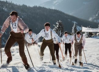 Film: Poslední závod (2022). Trýznivé čekání na smrt s dávkou národoveckého melodramatu Poslední závod