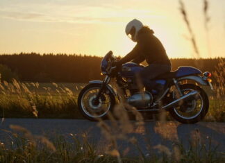 Dokument: Plná 6 (2022). Rychlost, která bere dech Plná 6