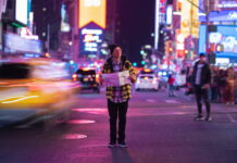 Film Adam a jeho poslední cesta (2022). I porno má obvykle propracovanější scénář