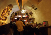 Festival Prague Fringe má šarm, kvalita představení ale kolísá