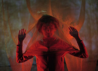 Home Beyond the Borders? „Kdybych nebyla člověkem, byla bych houbou…“