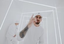 10 videoklipů, které nás zaujaly v listopadu 2022