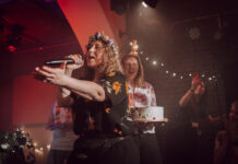 Brno rozkvetlo celým spektrem duhy, Queerparty pohltila brněnský Artbar II. Pád do posledního okvětního lístku