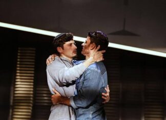 Ten, kterého miluje moje duše: Střelba v gay baru a problémy s coming outem