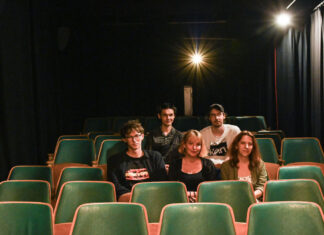 Bizarní Zlatý voči přiblížily devadesátky i umělecké využití AI