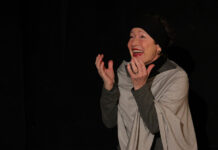 Úžasná Hana Maciuchová v divadelním představení 4000 dnů z Ungeltu online na Dramoxu