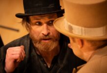 Čekání na Godota v Mahenově divadle: O tom, že se něco stalo, i když se nic nestalo