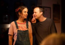 Film Lítá v tom (2023): Střídají se na hradeckém orloji místo apoštolů divnolidi?