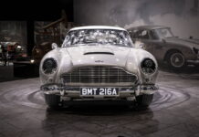 Bond dorazil do Prahy. Na výstavě Bond in Motion jsou k vidění auta i vrtulník