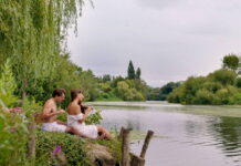 Film Malíř jejího těla (2023). Radosti a strasti umělecké domácnosti