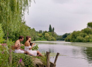 Film Malíř jejího těla (2023). Radosti a strasti umělecké domácnosti