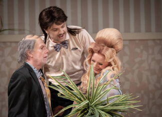 Ženitba: Námluvy plné trapasů