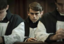 Film Papežův zákon (2023). Zvůle z vůle papeže