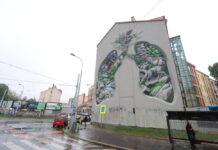 Nový mural v Nuslích má upozornit na zvyšující se počet astmatiků, kterých je na planetě více než čtvrt miliardy