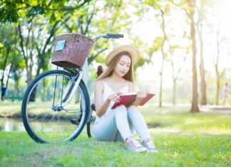 Tipy na knihy od Albatrosu: Lhář, kráva, sebevzdělávání i něco na zub