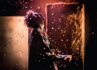 Nie sme doma. Alebo sme?