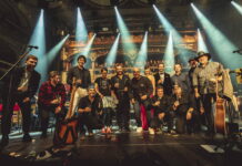 Lucerna praskala ve švech: Crossband oslavil 20 let na hudební scéně ve velkém