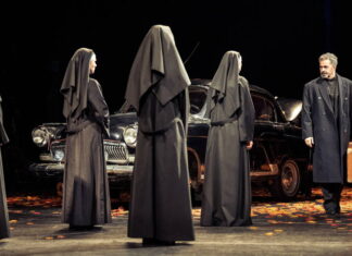 Mozaika složená ze střípků víry v naději, lásku a odpuštění aneb Bílá Voda ve Stavovském divadle