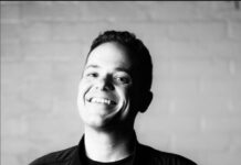 STAND–UP: JEFF ARCURI