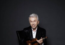 KONCERT: JAROSLAV SVĚCENÝ