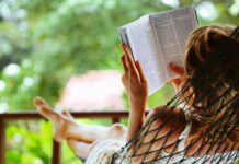 Knihy, které voní létem (a některé i záhadou nebo mořem)