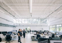 Ateliér Panelárna Holešovice: hledání perel v balastu brownfieldů je nadějí českých měst