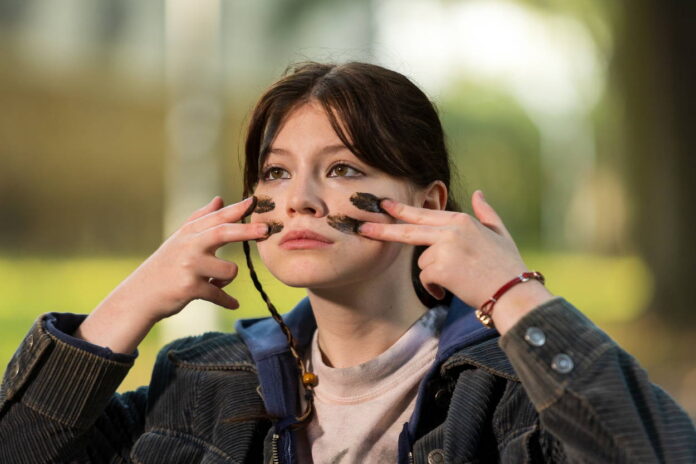 Film Máma (2025). Laskavý pohled na šílené události