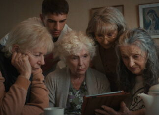 Čtyři matky (2024) – mezi smíchem a dojetím film Čtyři matky