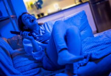 Smích po britsku: Top sitcomy, které nesmíte minout Depositphotos - sitcomy