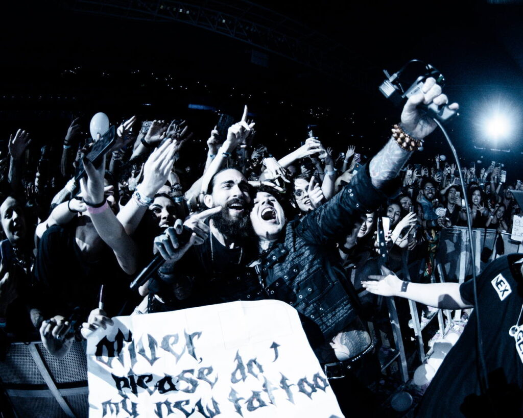 Bring Me the Horizon - L.I.V.E.