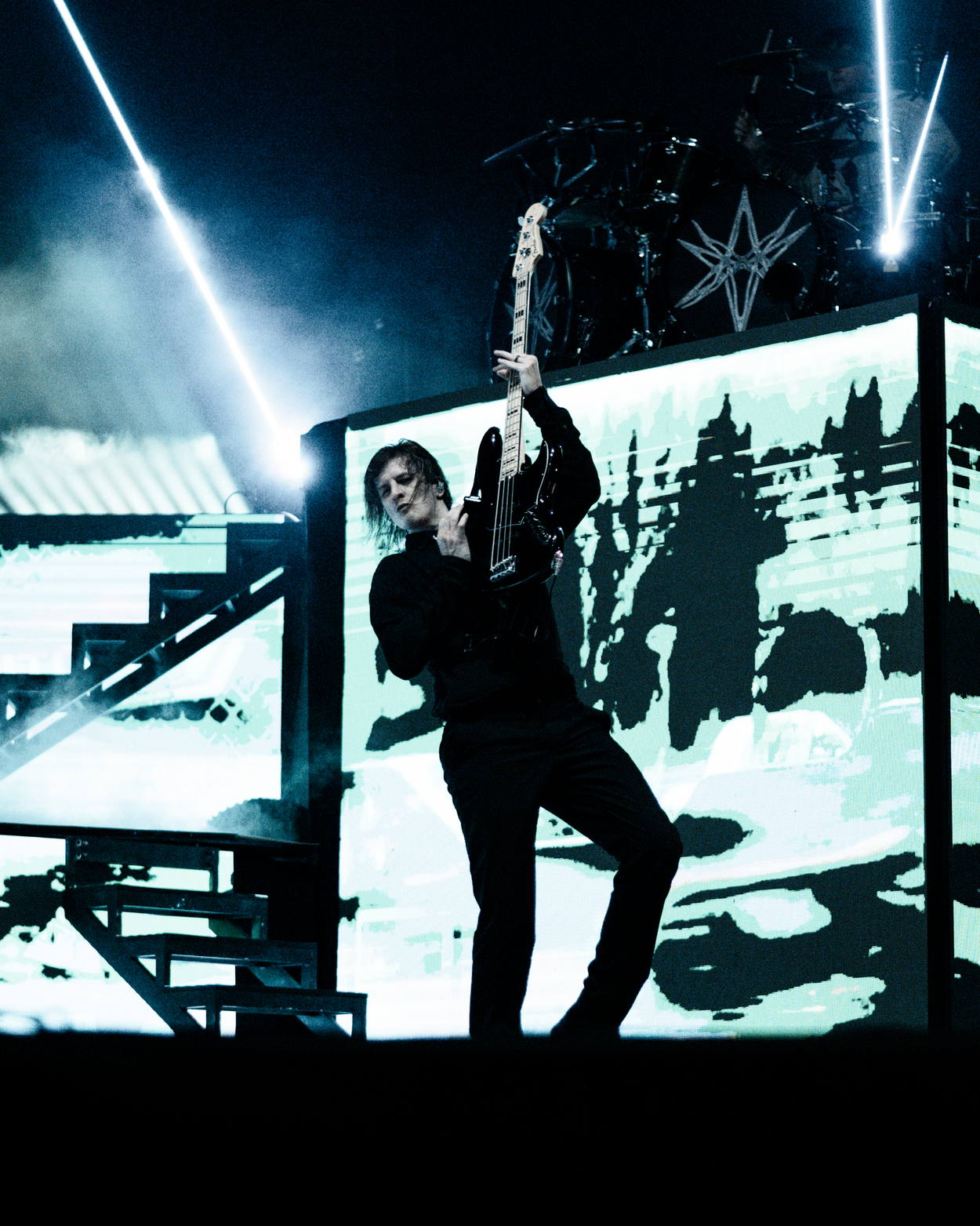 Bring Me the Horizon - L.I.V.E.