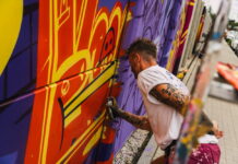 Praha 6 proměnila 700 metrů dlouhou zeď v monumentální galerii street artu Mural Ruzyně